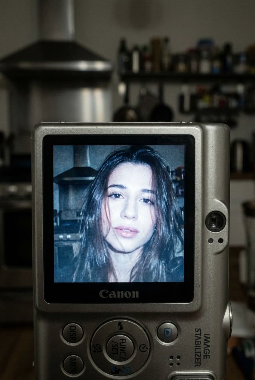 Photify AI prompt preview for Nano Banana Shots pack - 240 - 2026-03-12T14:06:13.465Z